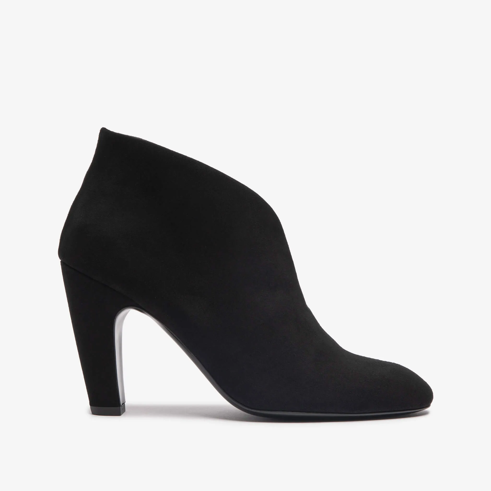 Antistia | Women's suede lamb ankle boot