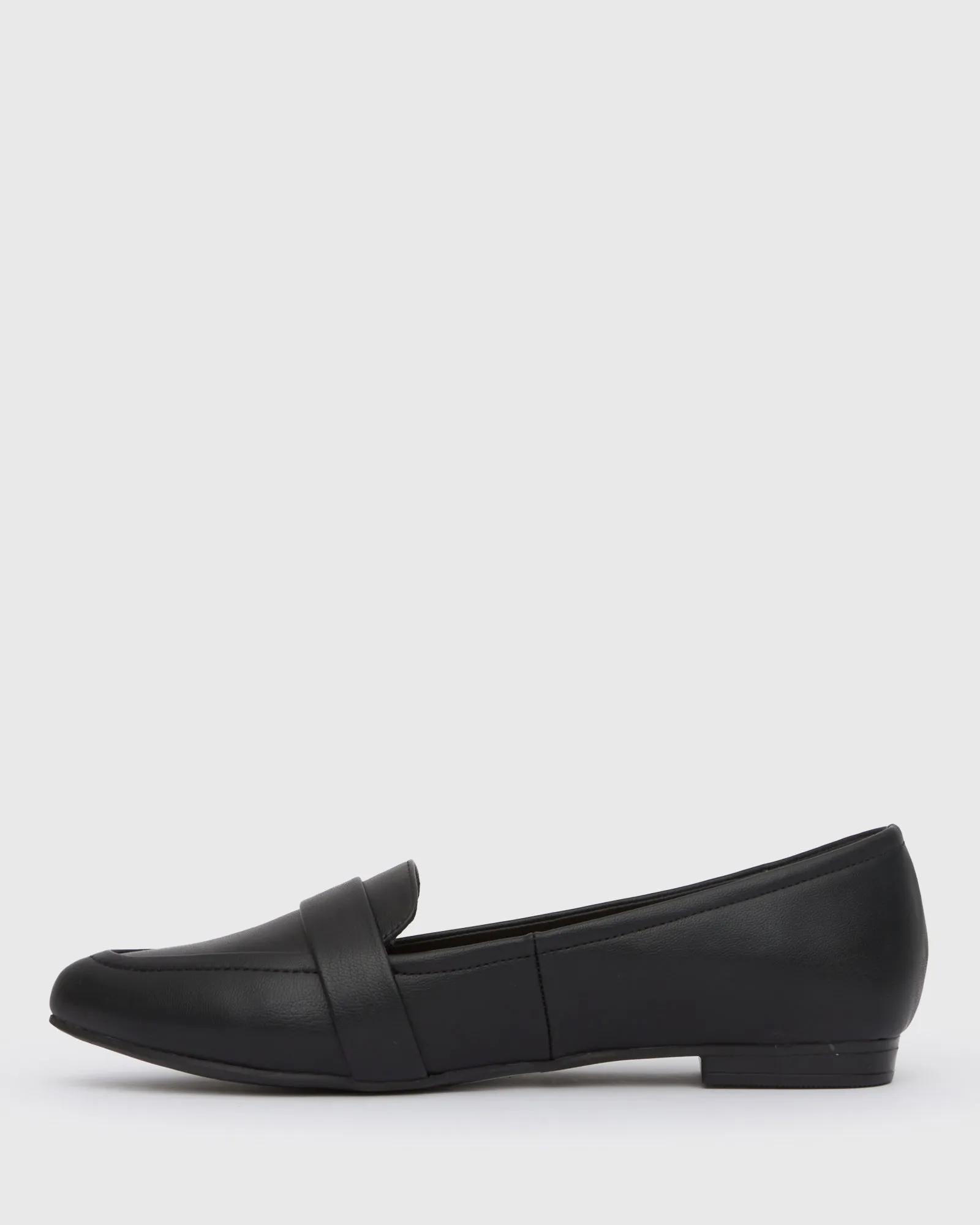 GIANNI Pointed Toe Flats