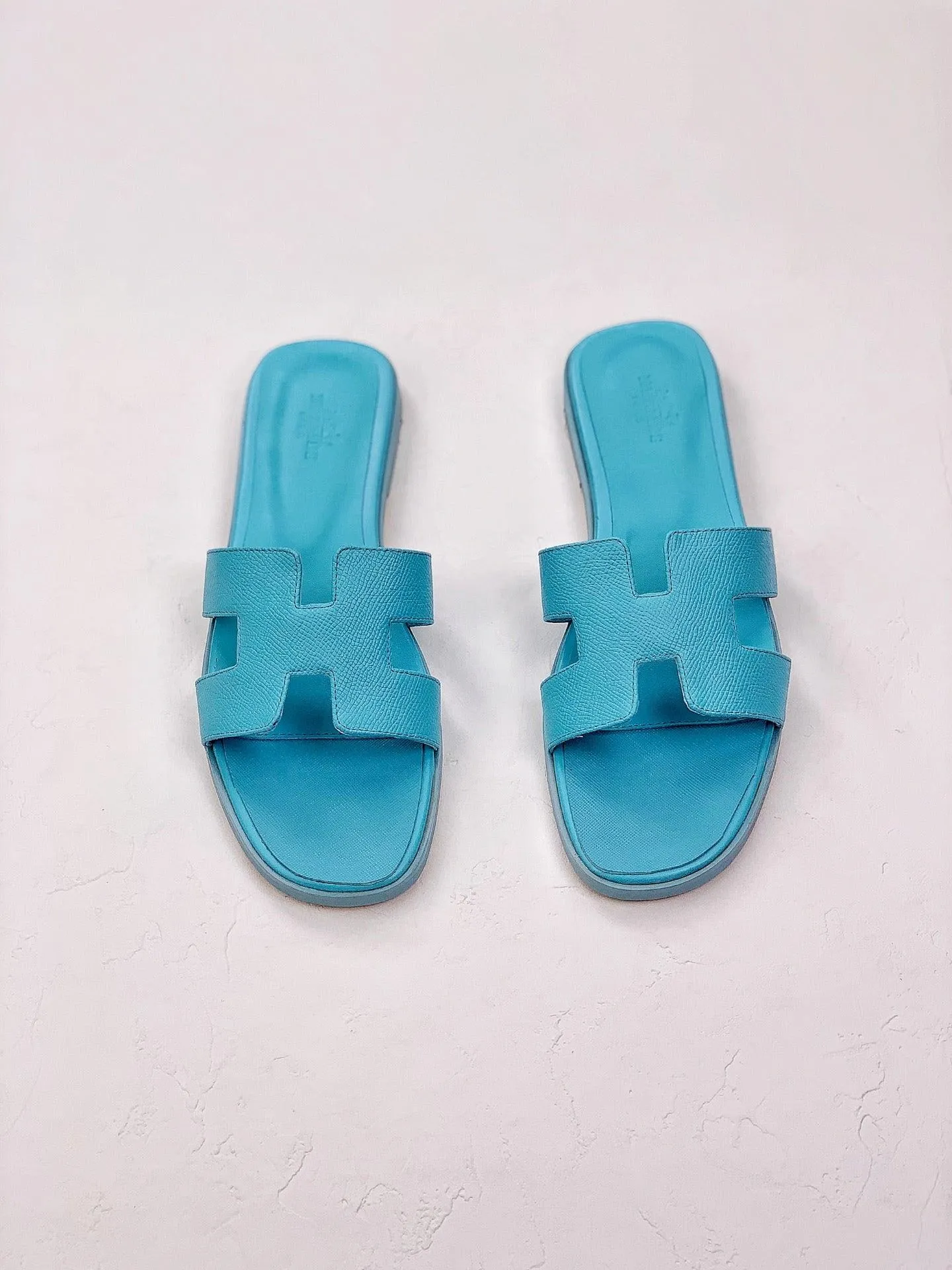 HERMES SLIPPERS *LIGHT BLUE*