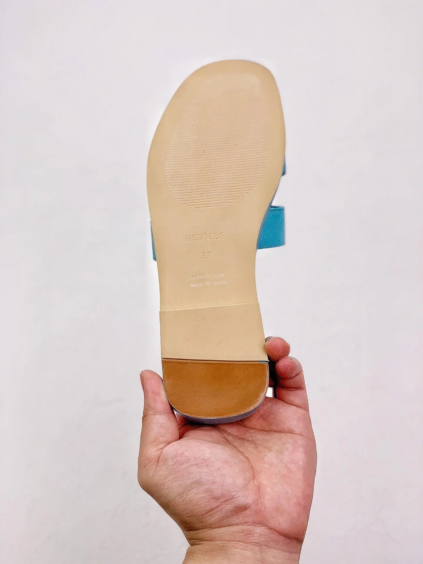 HERMES SLIPPERS *LIGHT BLUE*