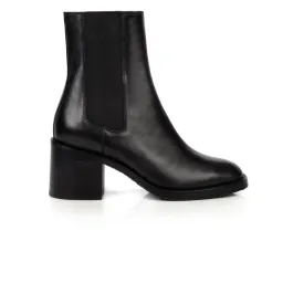 Ohio: Black Leather Boots