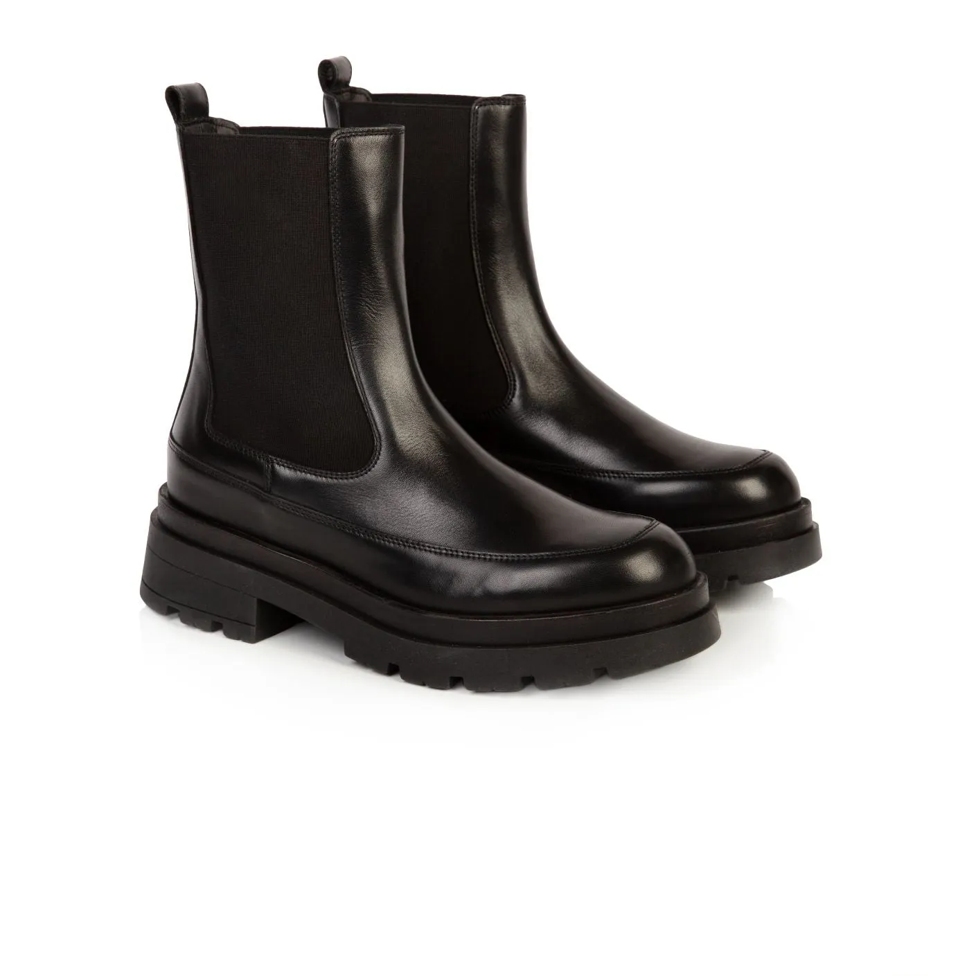 Troupe: Black Leather Chelsea Boots